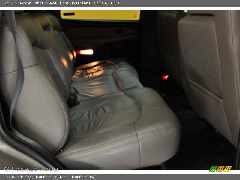 Light Pewter Metallic / Tan/Neutral 2002 Chevrolet Tahoe LS 4x4
