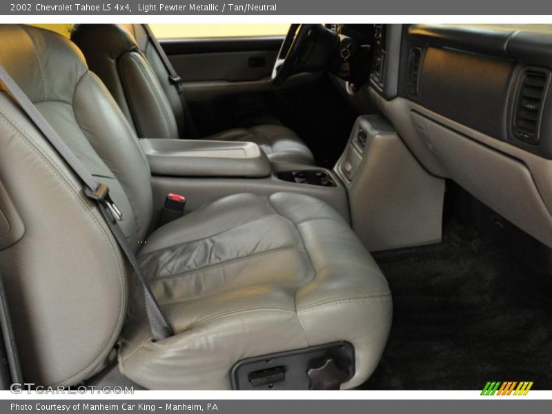 Light Pewter Metallic / Tan/Neutral 2002 Chevrolet Tahoe LS 4x4