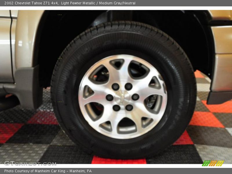 Light Pewter Metallic / Medium Gray/Neutral 2002 Chevrolet Tahoe Z71 4x4