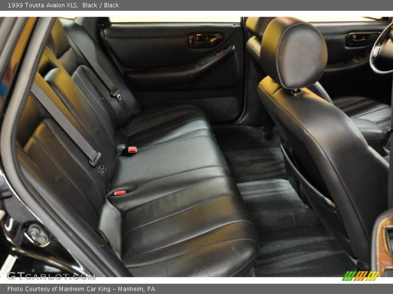 Black / Black 1999 Toyota Avalon XLS