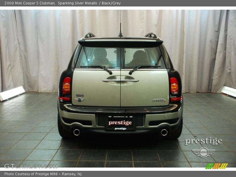 Sparkling Silver Metallic / Black/Grey 2009 Mini Cooper S Clubman