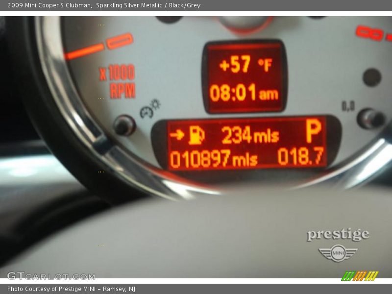 Sparkling Silver Metallic / Black/Grey 2009 Mini Cooper S Clubman