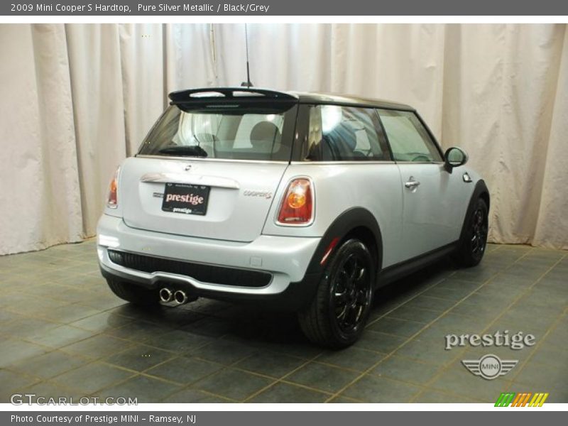 Pure Silver Metallic / Black/Grey 2009 Mini Cooper S Hardtop