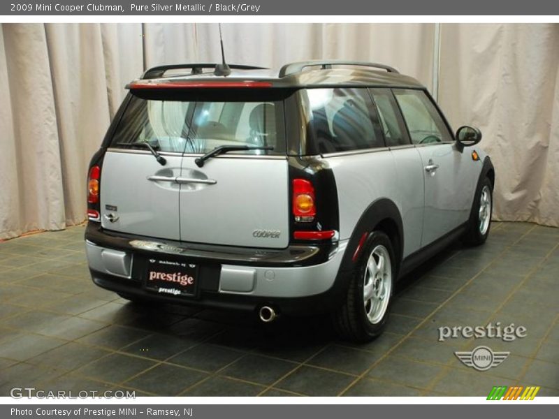 Pure Silver Metallic / Black/Grey 2009 Mini Cooper Clubman
