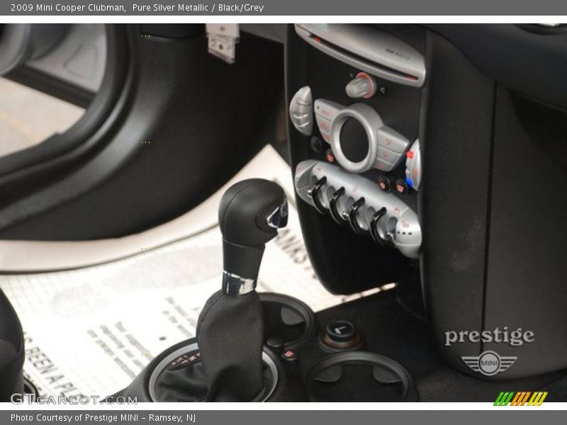 Pure Silver Metallic / Black/Grey 2009 Mini Cooper Clubman