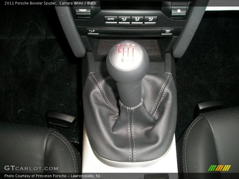 Carrara White / Black 2011 Porsche Boxster Spyder