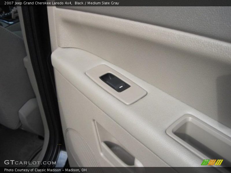 Black / Medium Slate Gray 2007 Jeep Grand Cherokee Laredo 4x4