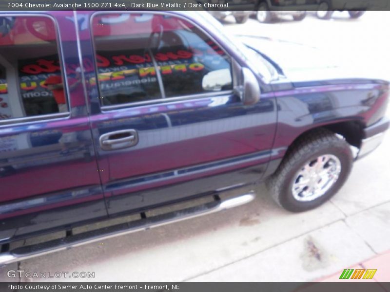 Dark Blue Metallic / Dark Charcoal 2004 Chevrolet Avalanche 1500 Z71 4x4