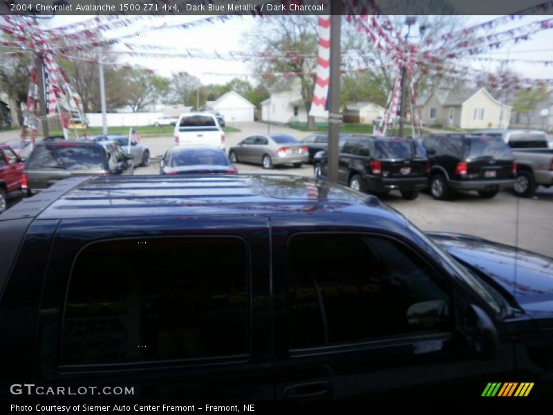 Dark Blue Metallic / Dark Charcoal 2004 Chevrolet Avalanche 1500 Z71 4x4