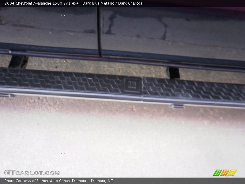 Dark Blue Metallic / Dark Charcoal 2004 Chevrolet Avalanche 1500 Z71 4x4