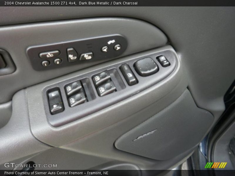 Dark Blue Metallic / Dark Charcoal 2004 Chevrolet Avalanche 1500 Z71 4x4