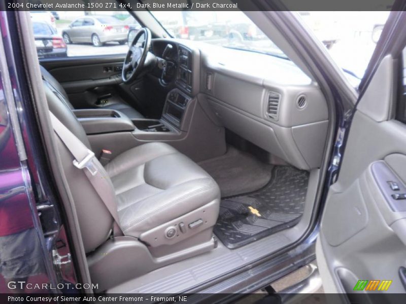 Dark Blue Metallic / Dark Charcoal 2004 Chevrolet Avalanche 1500 Z71 4x4