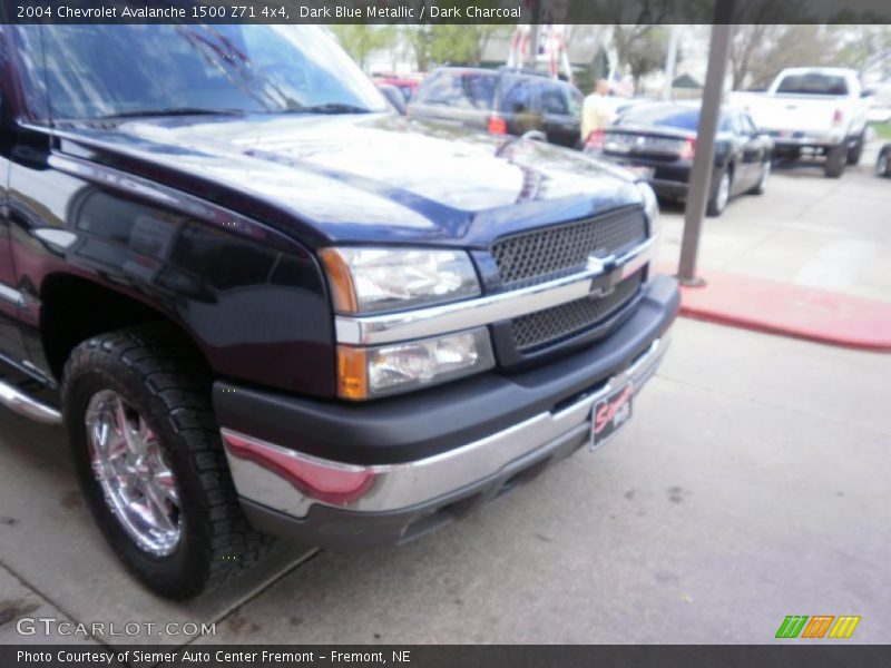 Dark Blue Metallic / Dark Charcoal 2004 Chevrolet Avalanche 1500 Z71 4x4