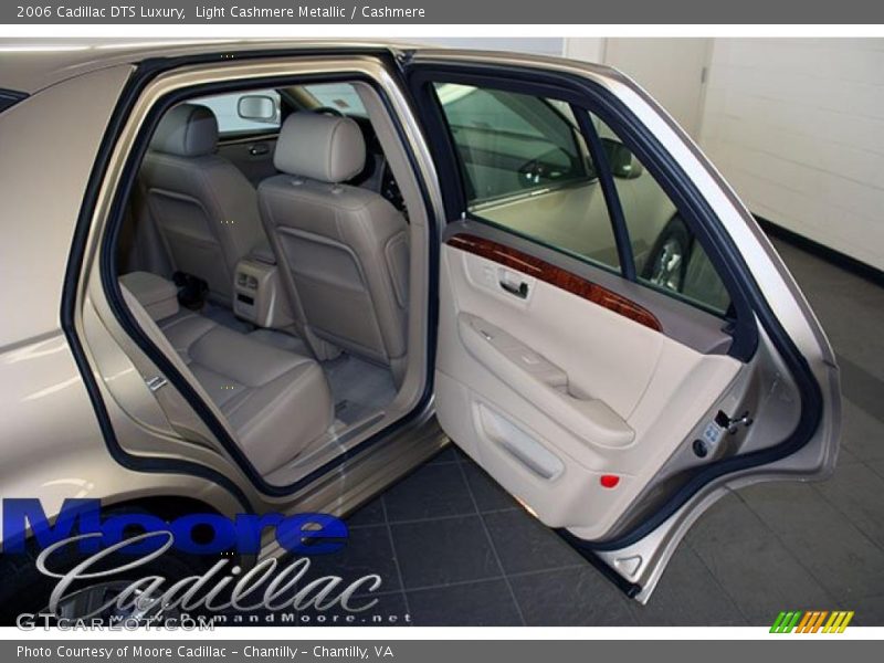 Light Cashmere Metallic / Cashmere 2006 Cadillac DTS Luxury