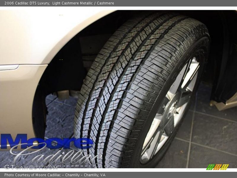 Light Cashmere Metallic / Cashmere 2006 Cadillac DTS Luxury