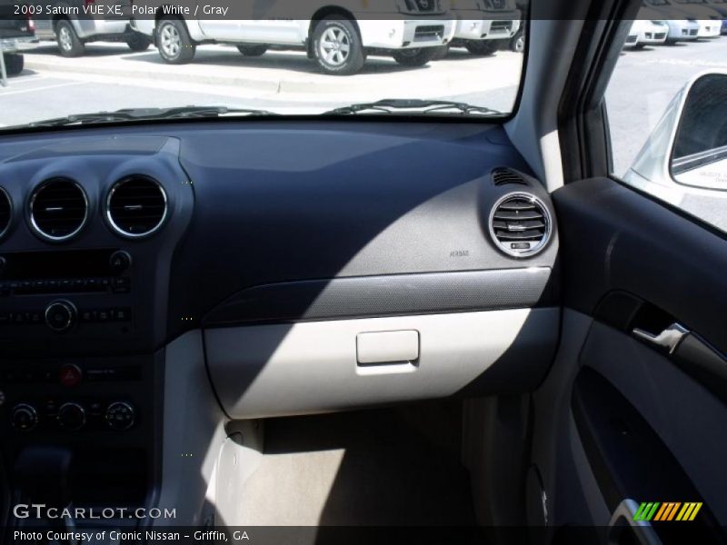 Polar White / Gray 2009 Saturn VUE XE