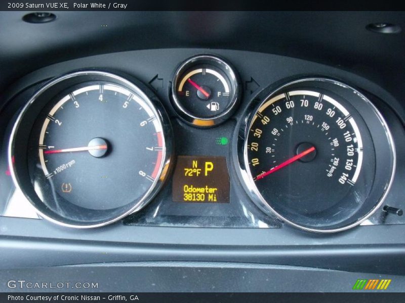 Polar White / Gray 2009 Saturn VUE XE