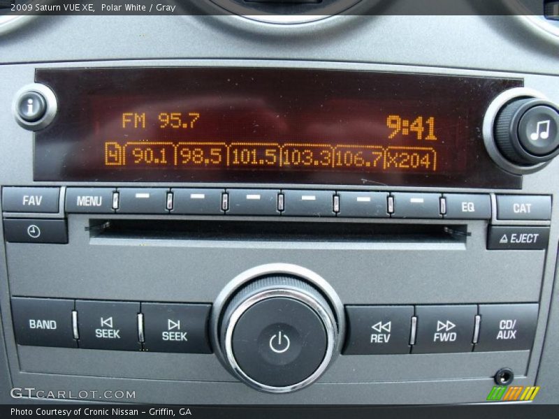 Polar White / Gray 2009 Saturn VUE XE