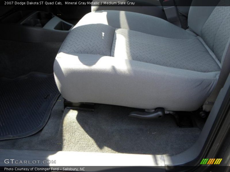 Mineral Gray Metallic / Medium Slate Gray 2007 Dodge Dakota ST Quad Cab