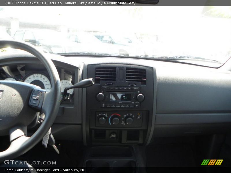 Mineral Gray Metallic / Medium Slate Gray 2007 Dodge Dakota ST Quad Cab