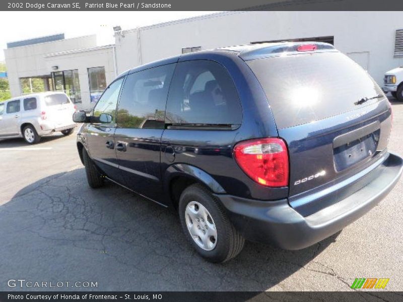 Patriot Blue Pearl / Sandstone 2002 Dodge Caravan SE