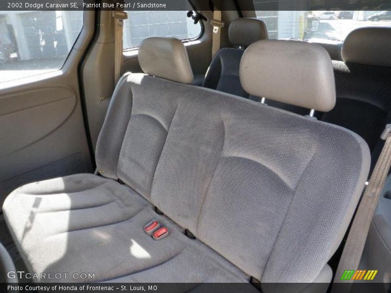 Patriot Blue Pearl / Sandstone 2002 Dodge Caravan SE