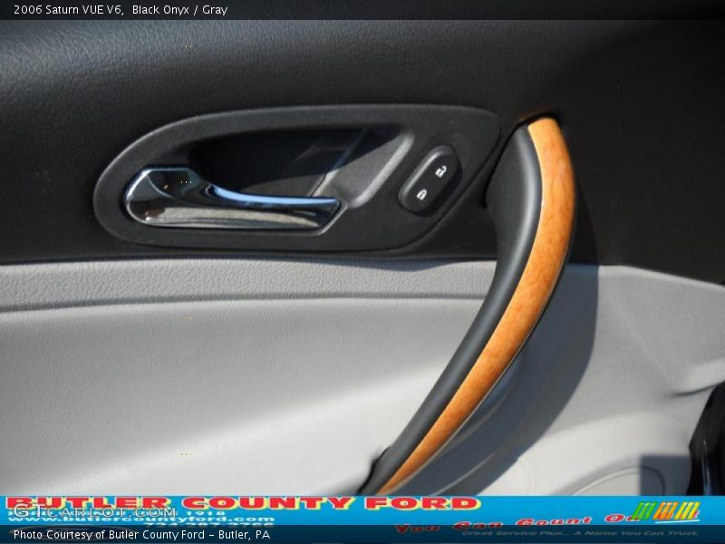 Black Onyx / Gray 2006 Saturn VUE V6