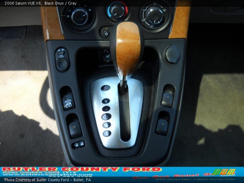 Black Onyx / Gray 2006 Saturn VUE V6
