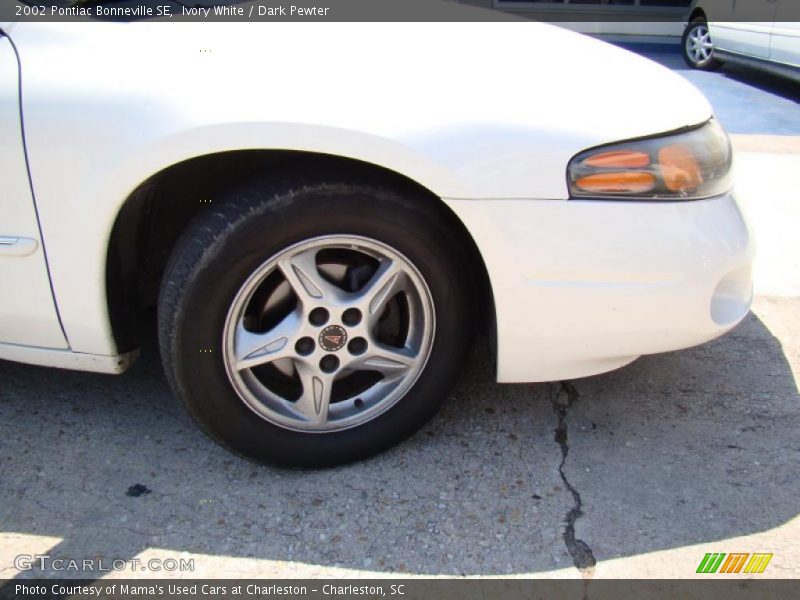 Ivory White / Dark Pewter 2002 Pontiac Bonneville SE