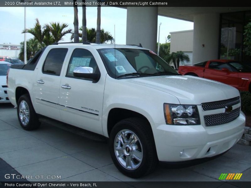 White Diamond Tricoat / Dark Cashmere/Light Cashmere 2010 Chevrolet Avalanche LTZ