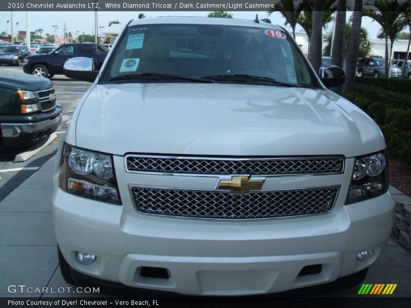 White Diamond Tricoat / Dark Cashmere/Light Cashmere 2010 Chevrolet Avalanche LTZ