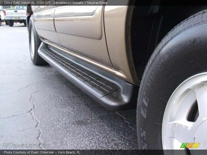 Sandalwood Metallic / Neutral/Shale 2004 GMC Yukon XL 1500 SLT