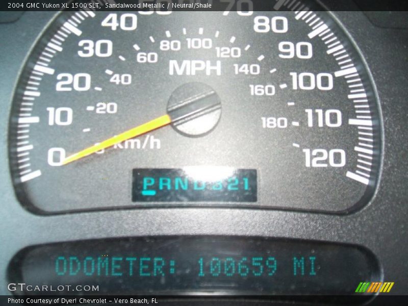 Sandalwood Metallic / Neutral/Shale 2004 GMC Yukon XL 1500 SLT