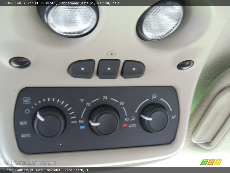 Sandalwood Metallic / Neutral/Shale 2004 GMC Yukon XL 1500 SLT