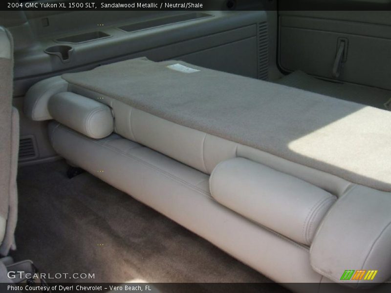 Sandalwood Metallic / Neutral/Shale 2004 GMC Yukon XL 1500 SLT