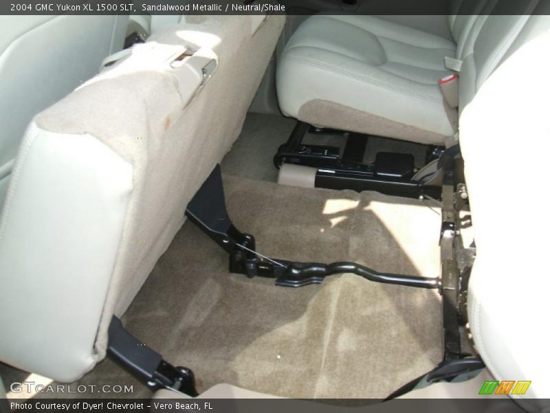 Sandalwood Metallic / Neutral/Shale 2004 GMC Yukon XL 1500 SLT