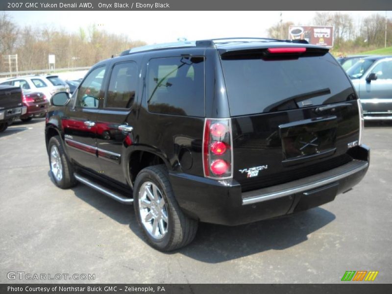 Onyx Black / Ebony Black 2007 GMC Yukon Denali AWD