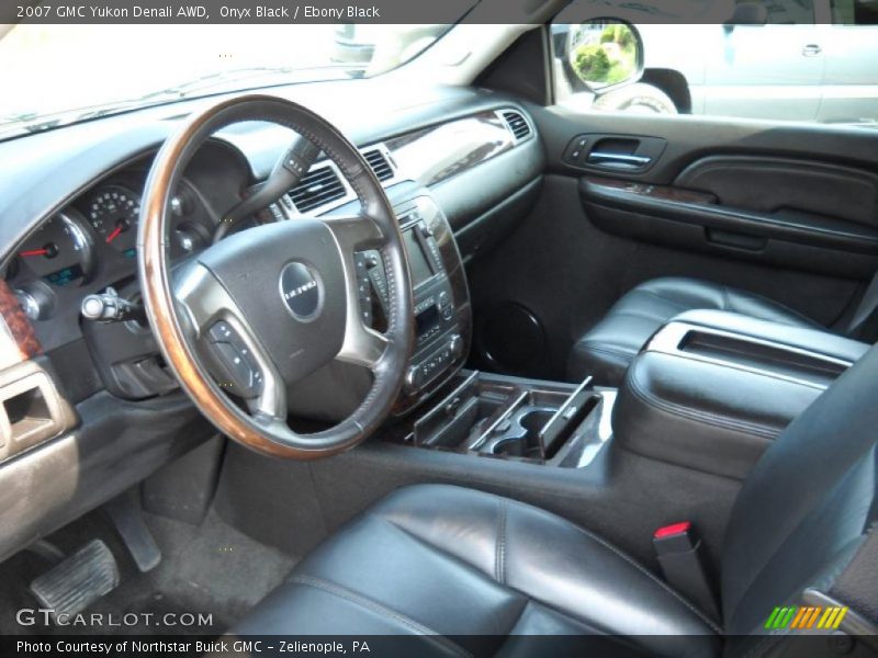 Onyx Black / Ebony Black 2007 GMC Yukon Denali AWD