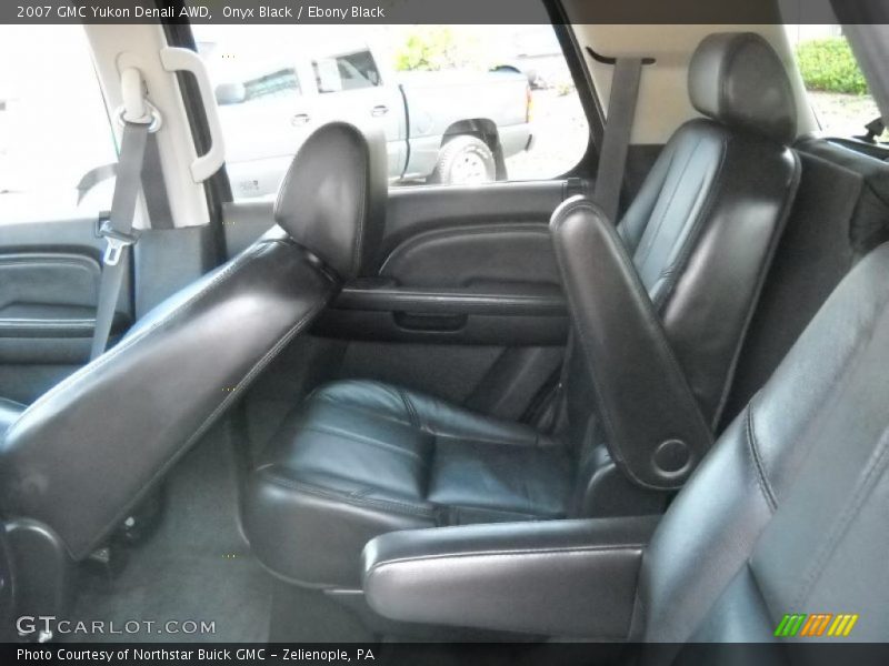 Onyx Black / Ebony Black 2007 GMC Yukon Denali AWD