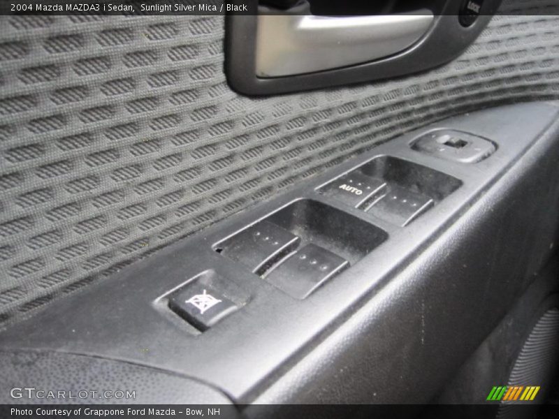Sunlight Silver Mica / Black 2004 Mazda MAZDA3 i Sedan