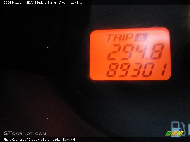 Sunlight Silver Mica / Black 2004 Mazda MAZDA3 i Sedan