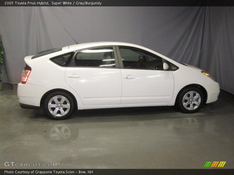 Super White / Gray/Burgundy 2005 Toyota Prius Hybrid
