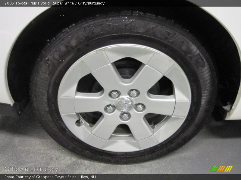 Super White / Gray/Burgundy 2005 Toyota Prius Hybrid