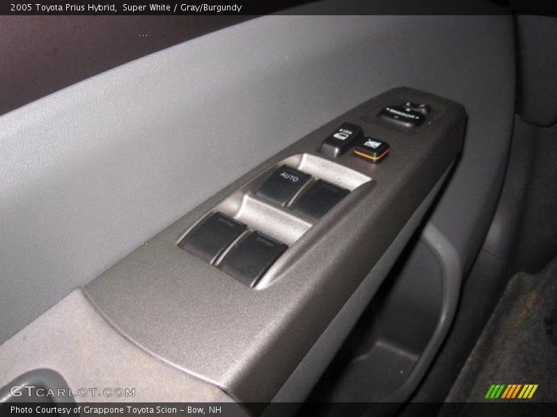 Super White / Gray/Burgundy 2005 Toyota Prius Hybrid