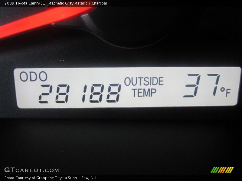Magnetic Gray Metallic / Charcoal 2009 Toyota Camry SE