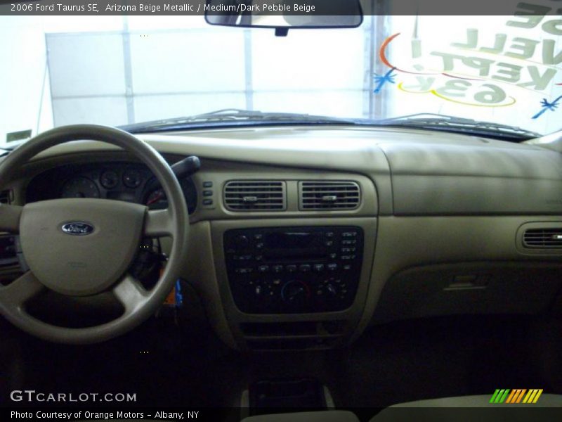 Arizona Beige Metallic / Medium/Dark Pebble Beige 2006 Ford Taurus SE