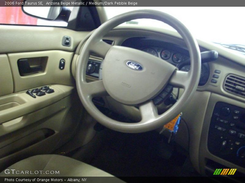 Arizona Beige Metallic / Medium/Dark Pebble Beige 2006 Ford Taurus SE