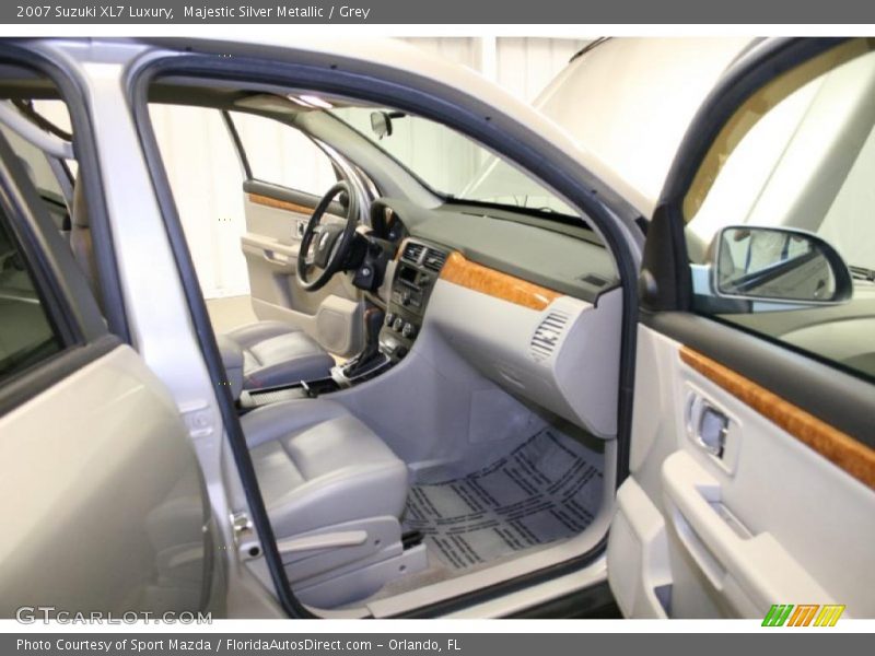 Majestic Silver Metallic / Grey 2007 Suzuki XL7 Luxury