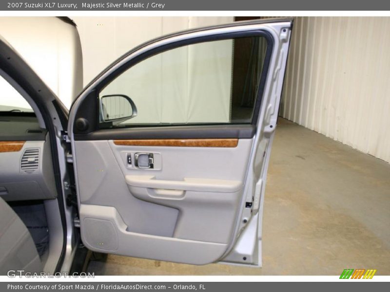 Majestic Silver Metallic / Grey 2007 Suzuki XL7 Luxury