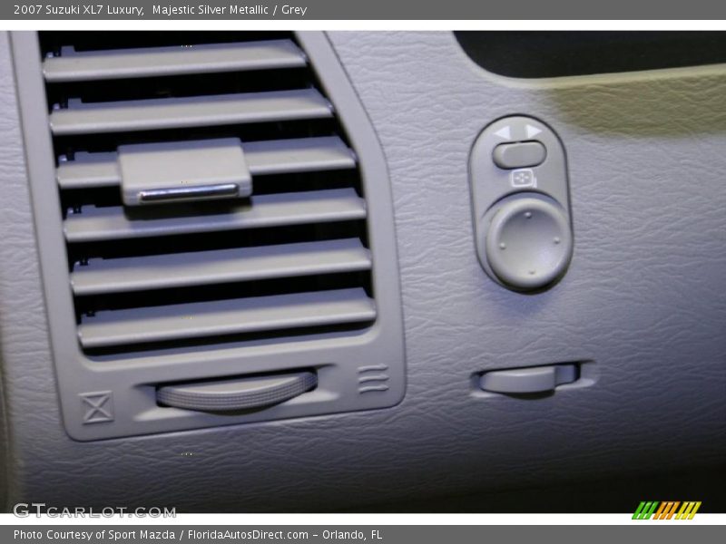 Majestic Silver Metallic / Grey 2007 Suzuki XL7 Luxury